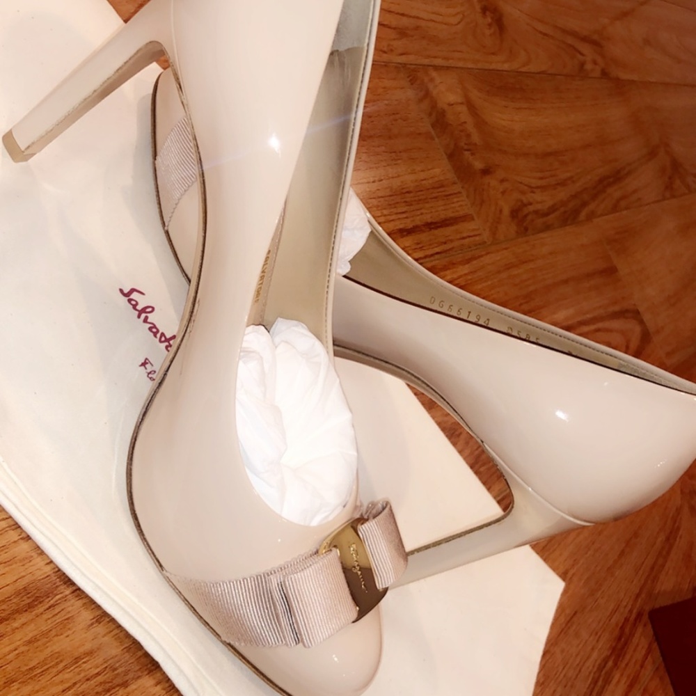 Salvatore Ferragamo Bow Pumps